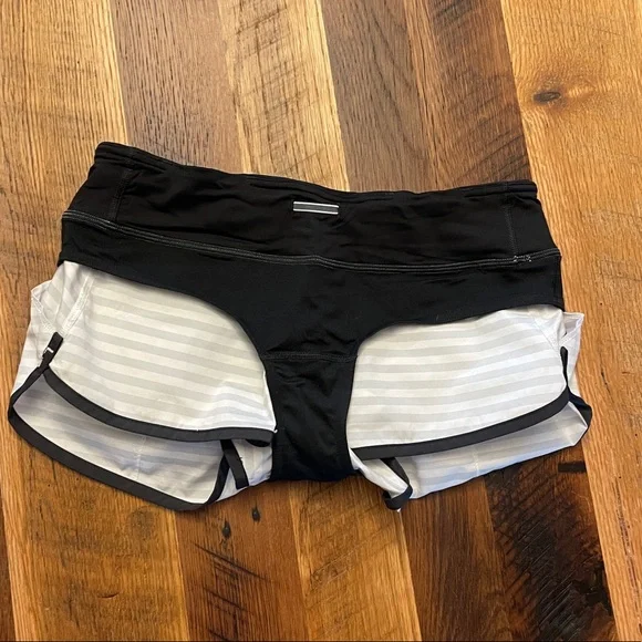 Lululemon Speed Shorts - Quiet Stripe, Size 4 - Picture 6 of 10